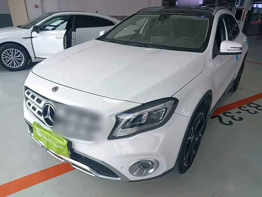 Mercedes Benz GLA