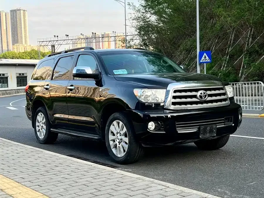 Toyota Sequoia