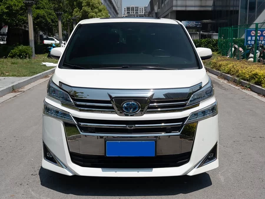 Toyota Crown Vellfire