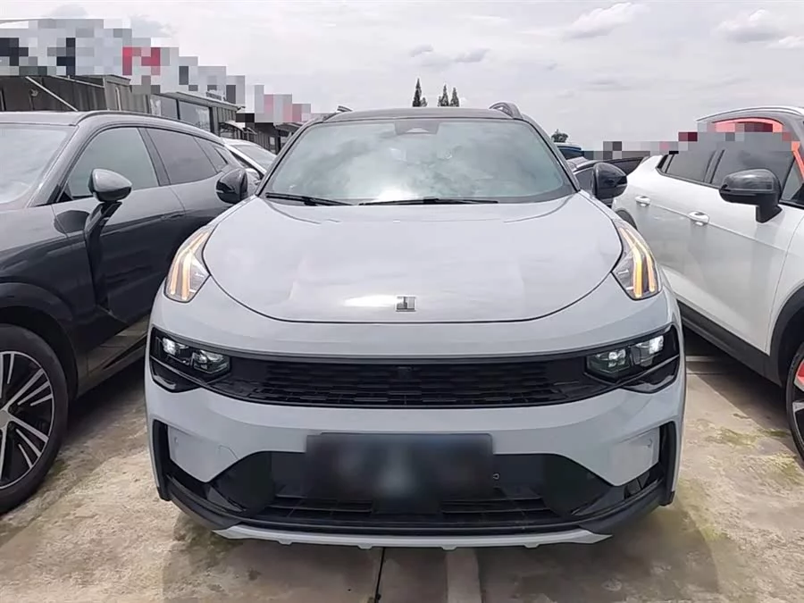 Lynk & Co 01
