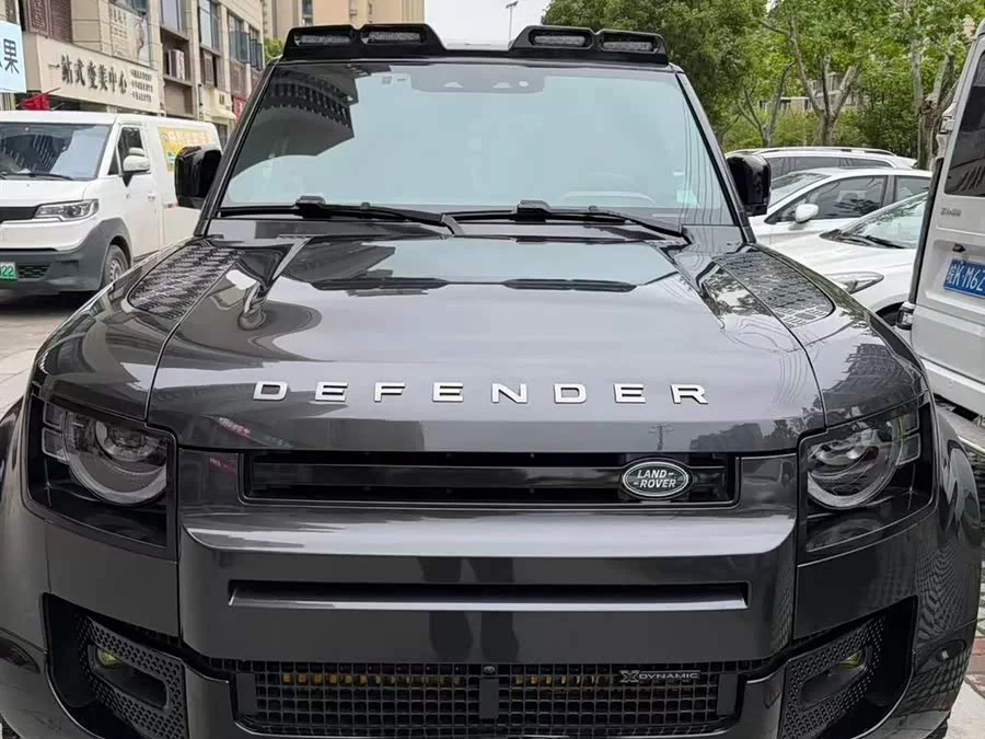 Land Rover guard
