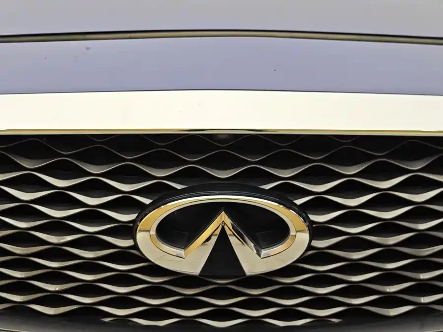 Infiniti Q50L