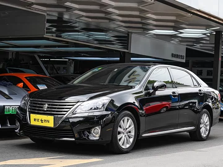Toyota crown