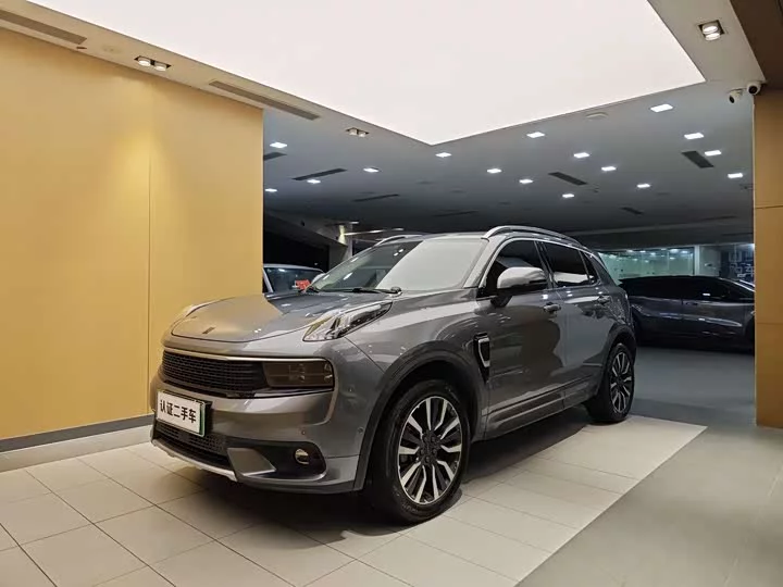 Lynk & Co 01 EM-P
