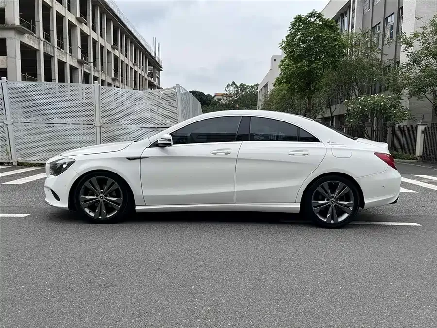 Mercedes-Benz CLA