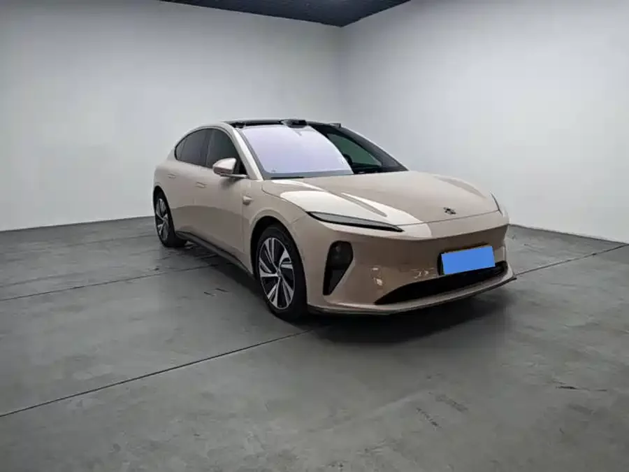 NIO ET5