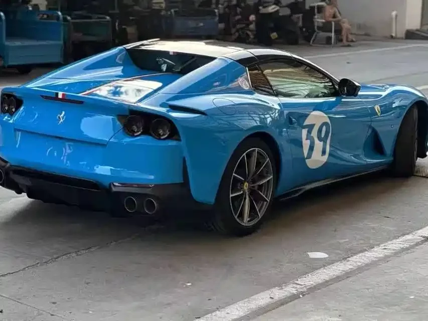 Ferrari 812