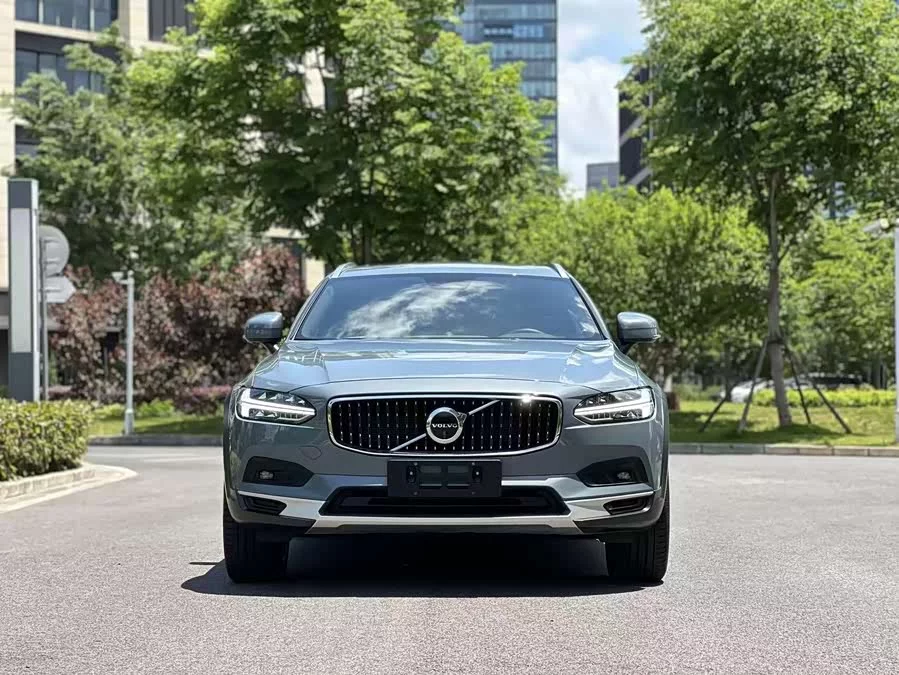 Volvo V90