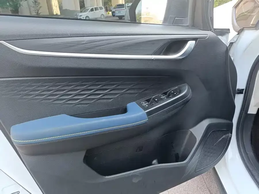 Geely EX3 Kung Fu Bull