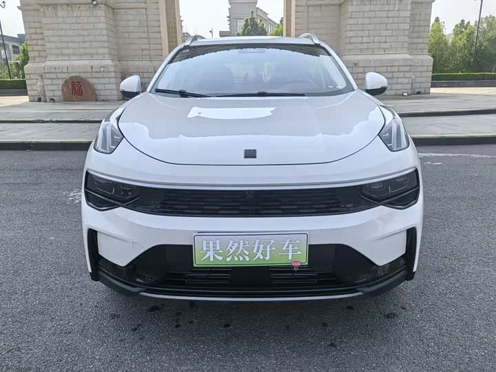 Lynk & Co 01