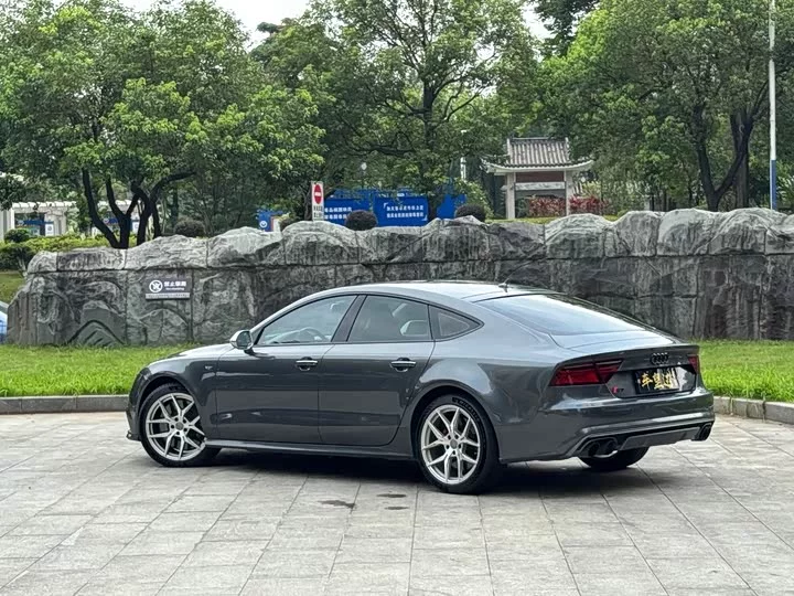 Audi S7