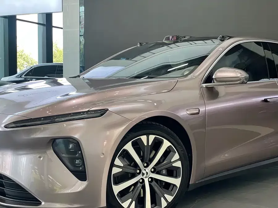 NIO ET7
