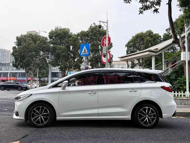 BYD Song MAX