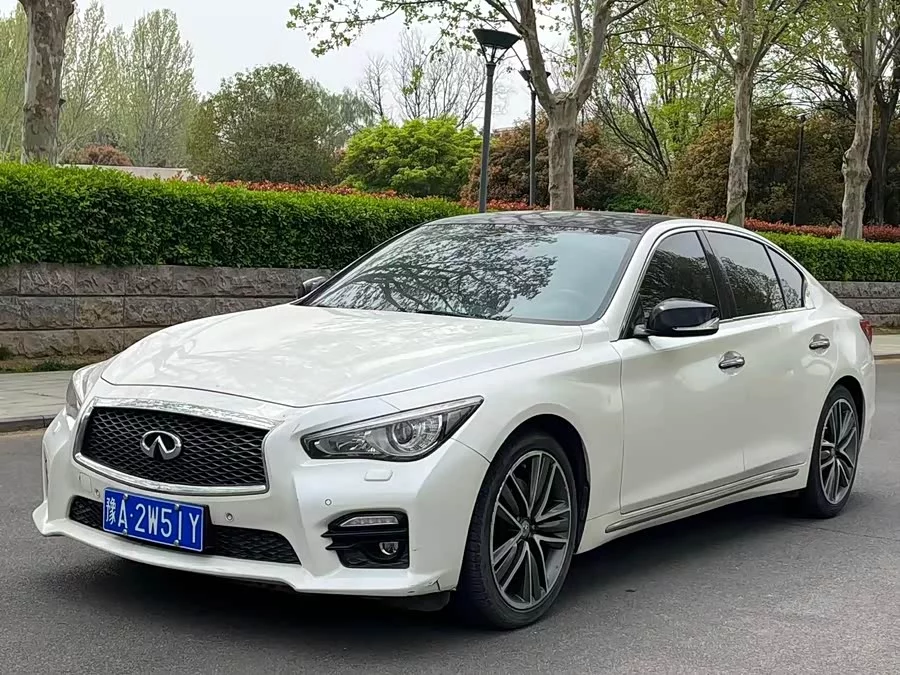 Infiniti Q50L