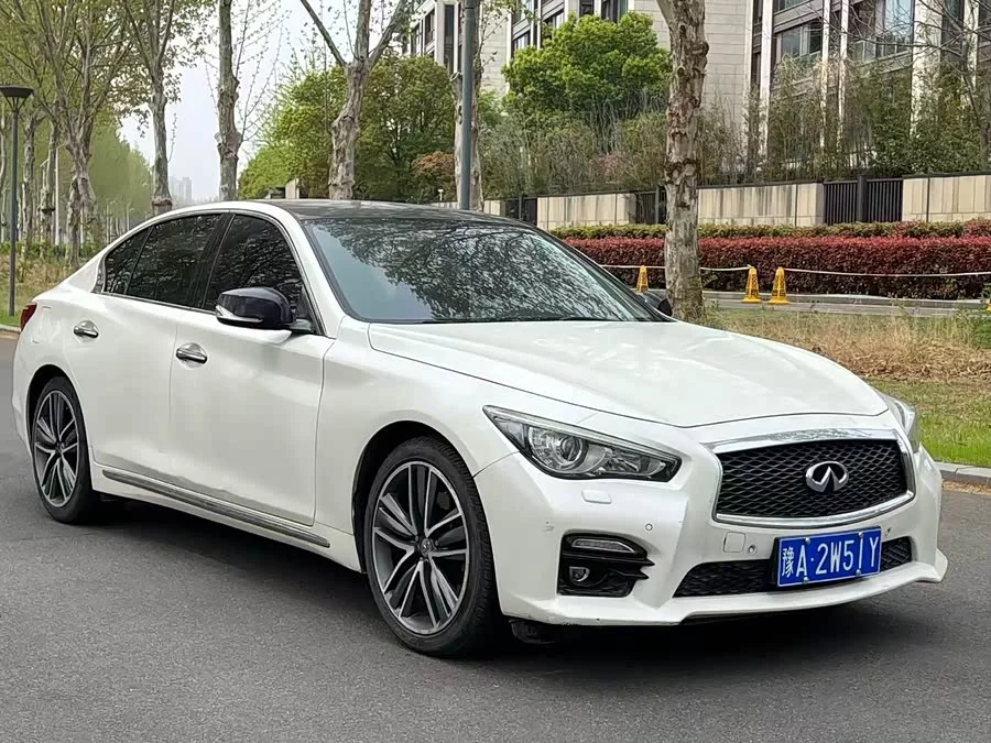 Infiniti Q50L