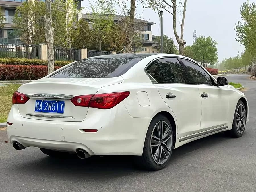 Infiniti Q50L