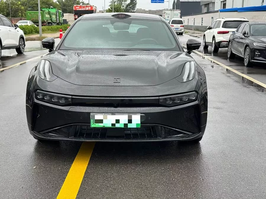 Zeekr 001