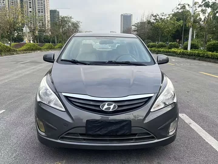 Hyundai Rena