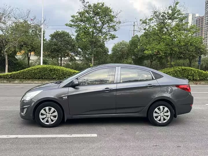 Hyundai Rena