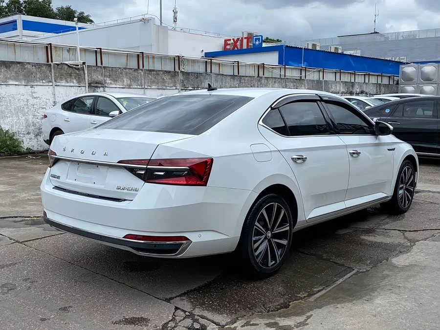 Skoda SuperB