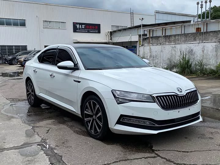 Skoda SuperB