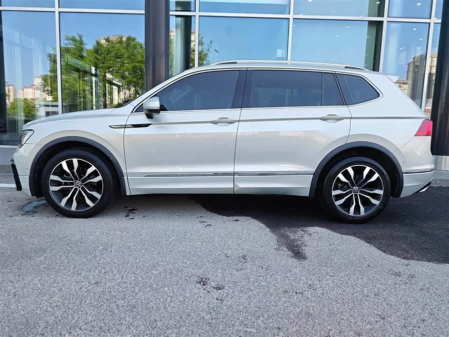 Volkswagen Tiguan L