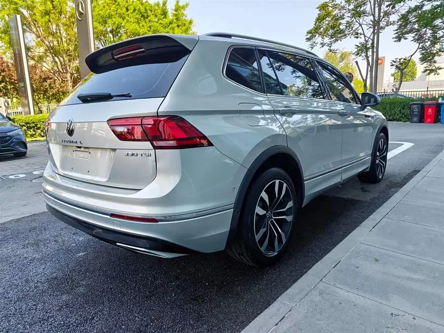 Volkswagen Tiguan L