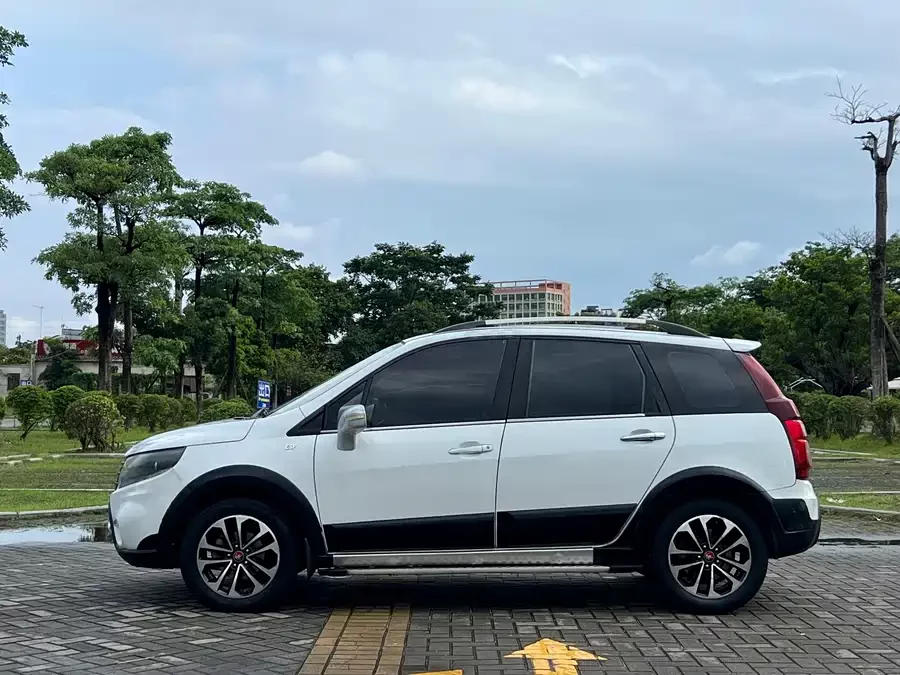 Dongfeng Jingyi X5