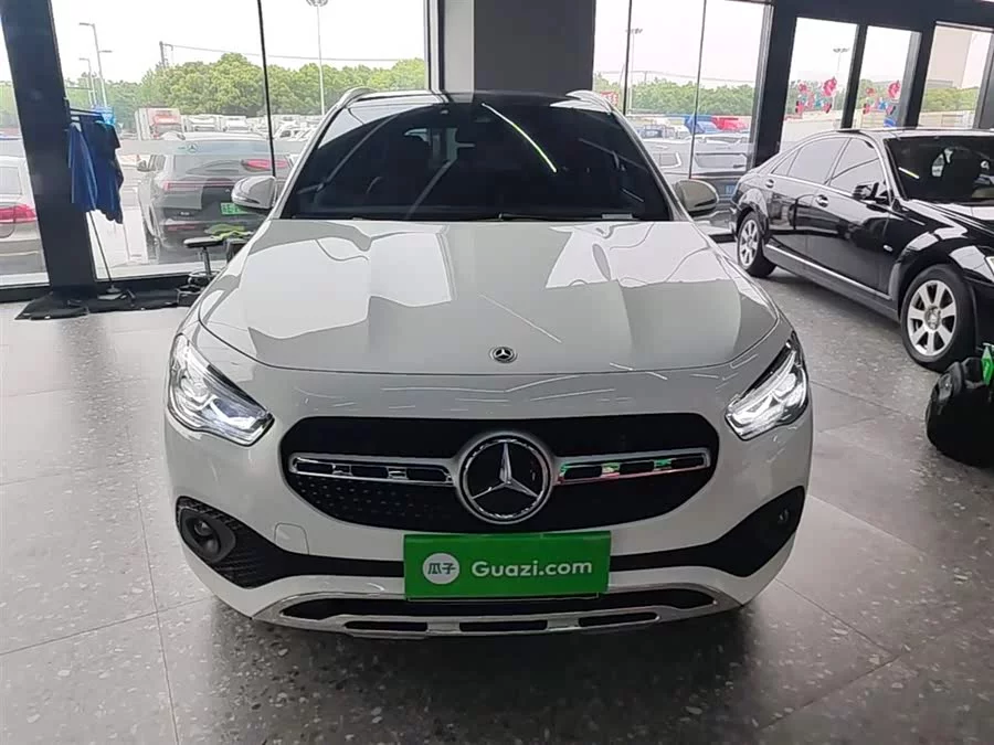Mercedes Benz GLA
