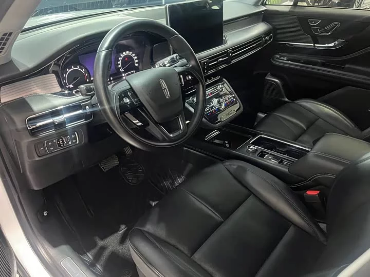 Lincoln adventurer