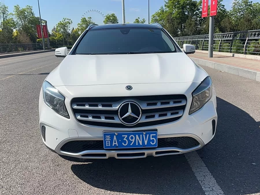 Mercedes Benz GLA