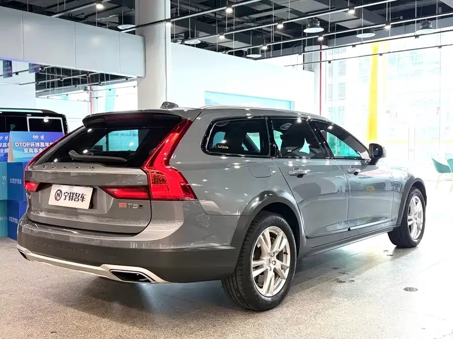 Volvo V90