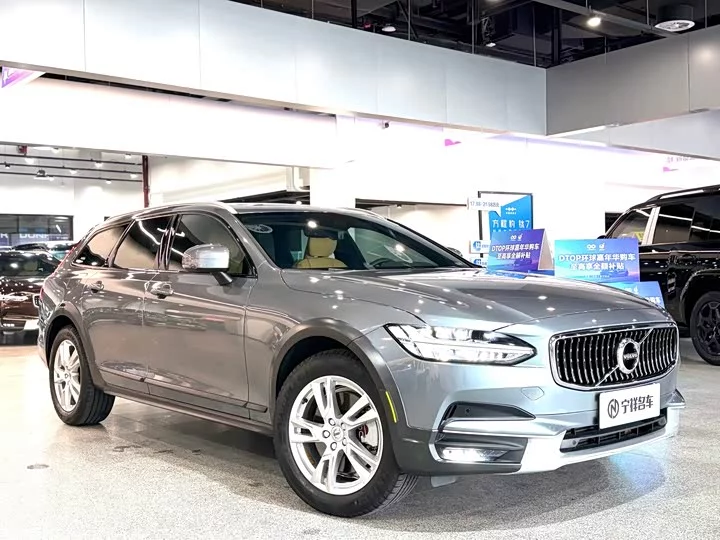 Volvo V90