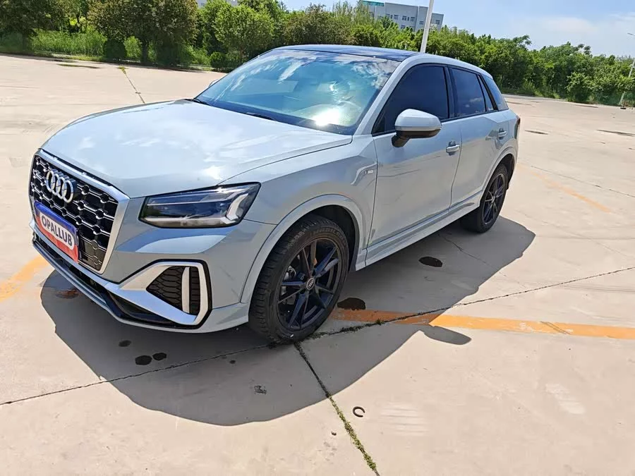 Audi Q2L