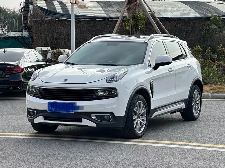 Lynk & Co 01
