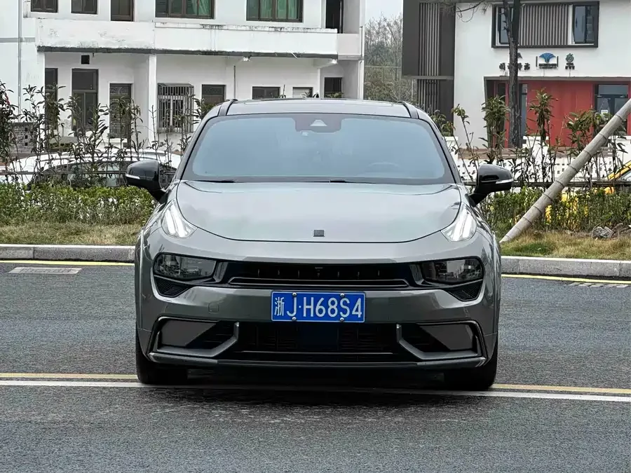 Lynk & Co 02 Hatchback