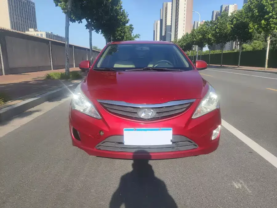 Hyundai Rena