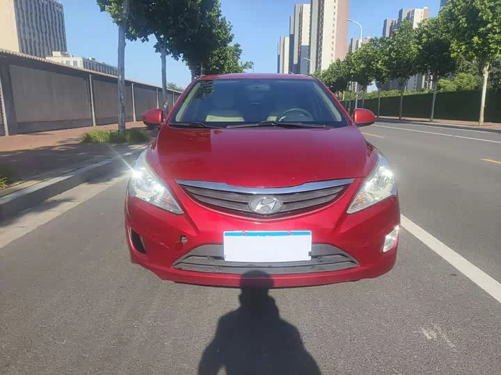 Hyundai Rena