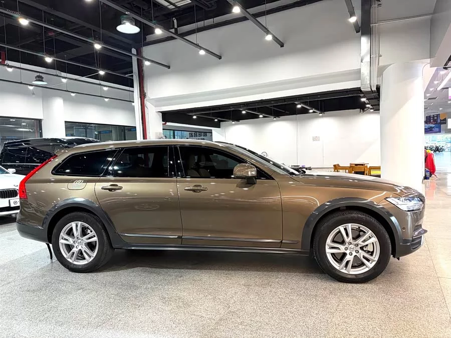Volvo V90