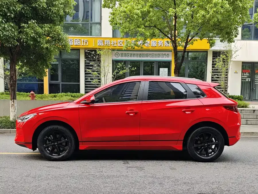 BYD e2