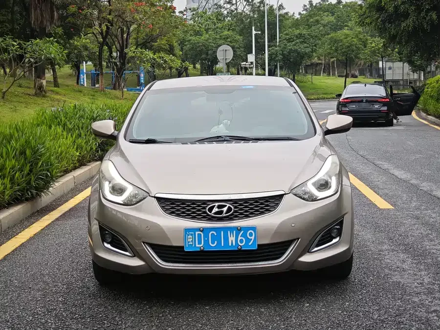 Hyundai Elantra