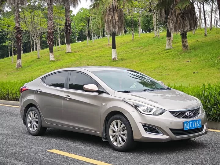 Hyundai Elantra