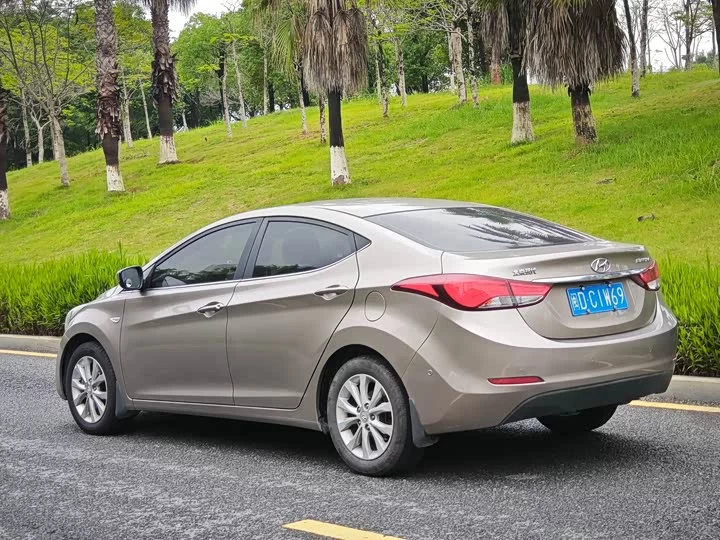 Hyundai Elantra