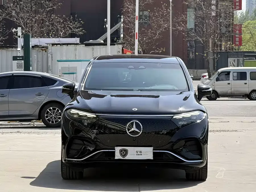 Mercedes Benz EQS SUV
