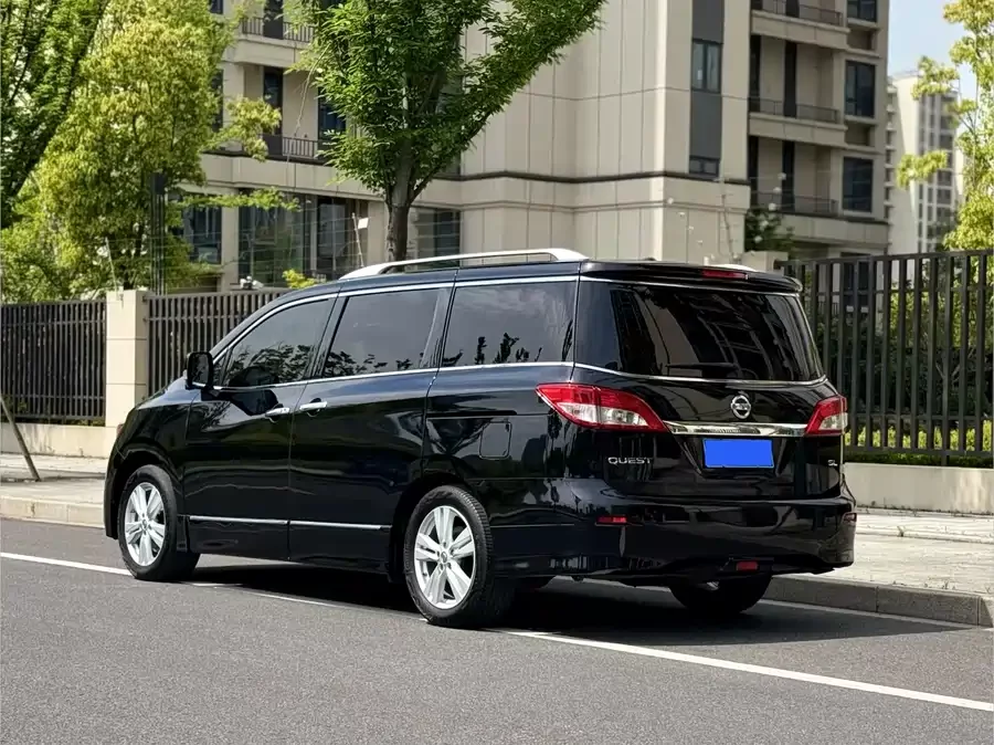 Nissan Quest