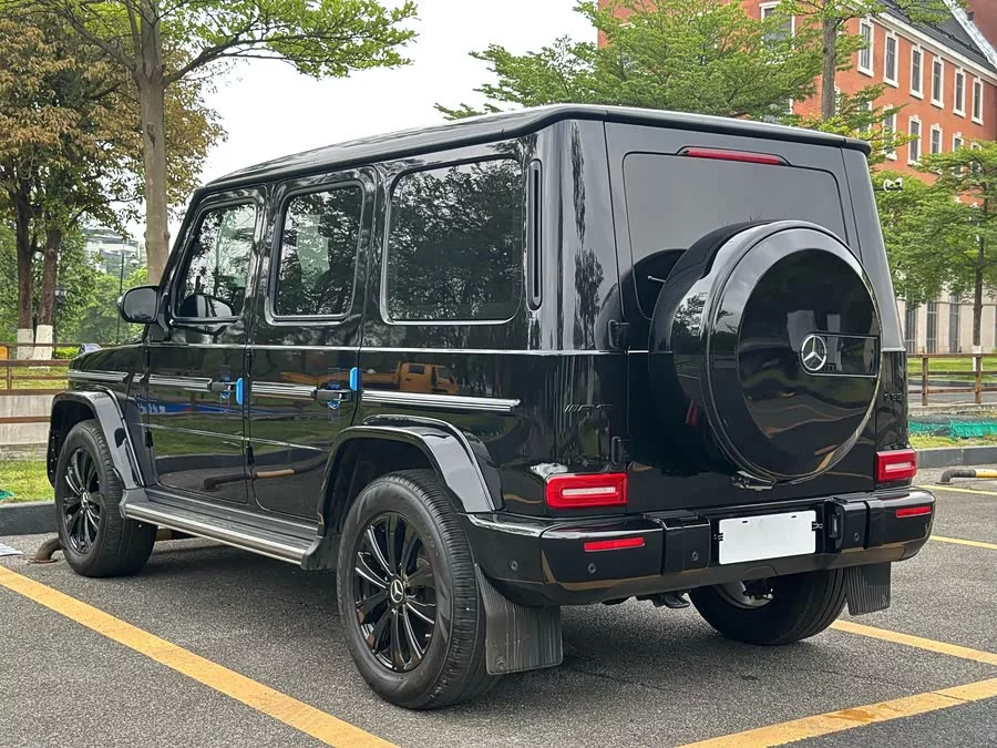 Mercedes Benz G-rated