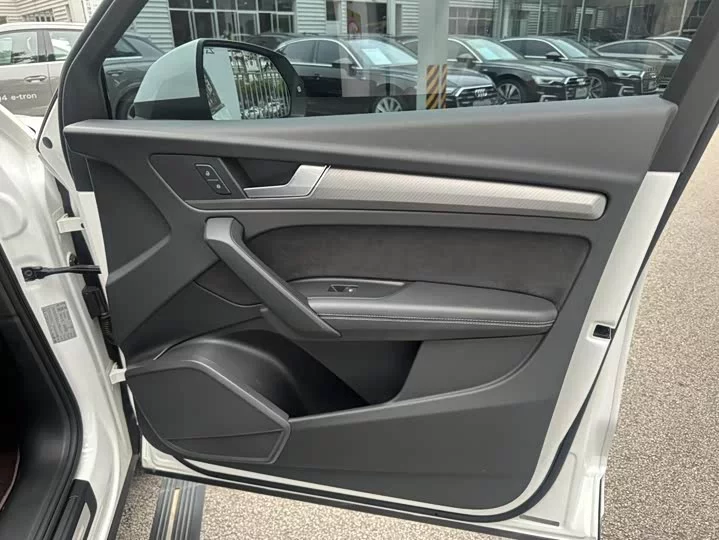 Audi Q5L Sportback