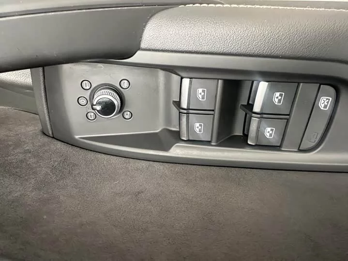 Audi Q5L Sportback
