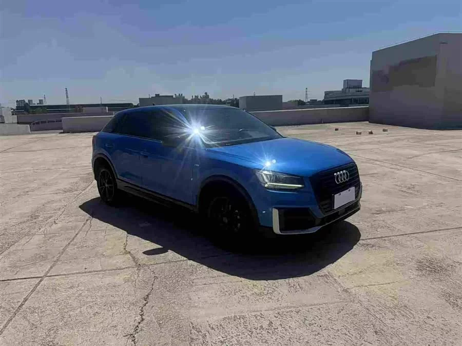 Audi Q2L