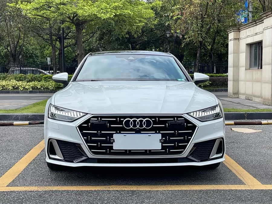 Audi A7L